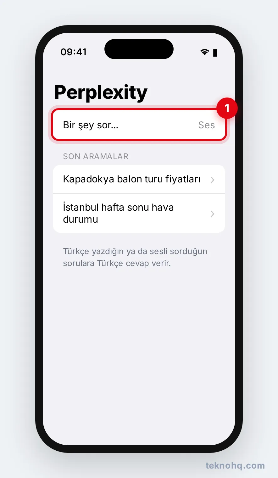 Perplexity mobil uygulamasında arama kutusu ve son aramalar